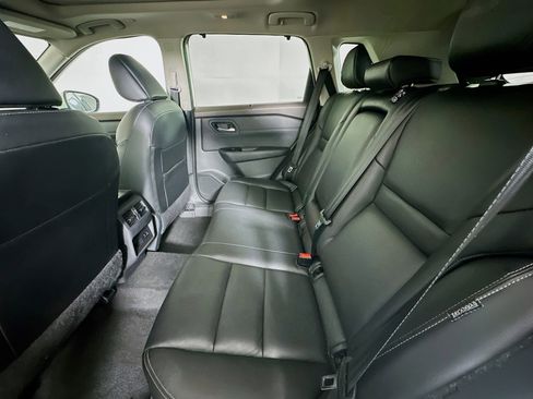 Used 2023 Nissan Rogue SL w/ SL Premium Package image 29