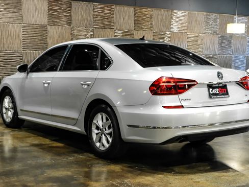 Used 2017 Volkswagen Passat 1.8T S FWD image 9