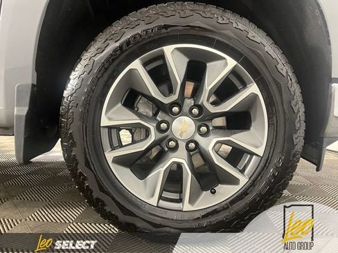 Used 2024 Chevrolet Silverado 1500 LT AWD/4WD image 31