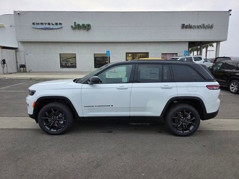 New 2025 Jeep Grand Cherokee Limited image 4