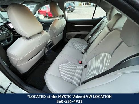 Used 2024 Toyota Camry SE image 12