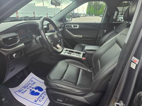 Used 2022 Ford Explorer XLT w/ Equipment Group 202A RWD image 7