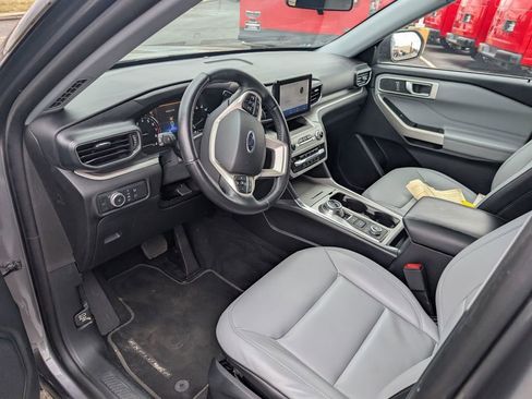 Used 2021 Ford Explorer XLT w/ Equipment Group 202A image 13