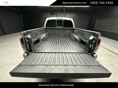 Used 2021 Toyota Tacoma SR5 AWD/4WD image 42