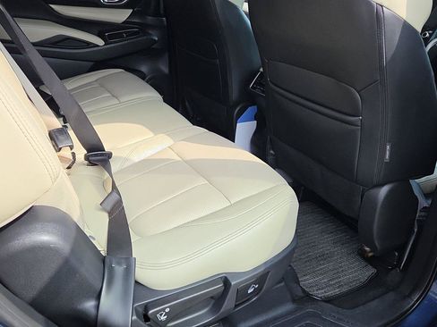 Used 2021 Subaru Ascent Limited w/ Technology Package AWD/4WD image 22