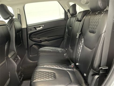 Used 2024 Ford Edge Titanium image 17