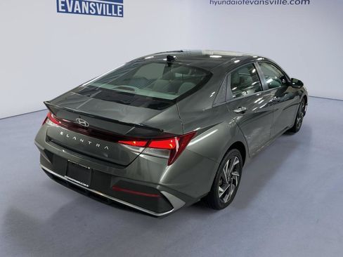 Certified 2025 Hyundai Elantra Sport FWD image 4