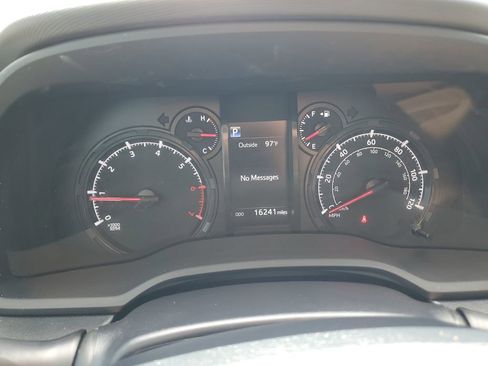 Certified 2023 Toyota 4Runner SR5 Premium w/ Moonroof Package AWD/4WD image 23