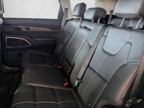 Used 2022 Kia Telluride EX image 20