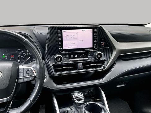Used 2021 Toyota Highlander XLE AWD/4WD image 7