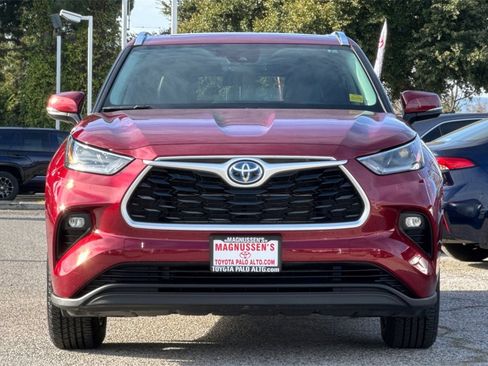 Certified 2021 Toyota Highlander XLE image 8