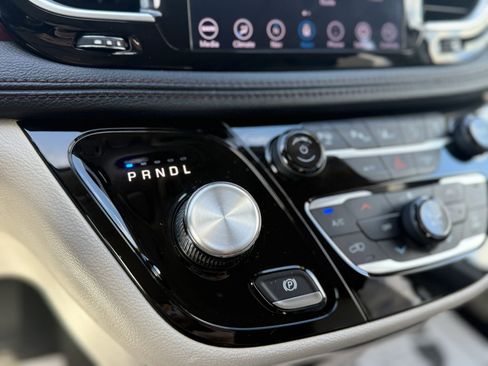 Used 2020 Chrysler Pacifica Limited w/ Advanced Safetytec Group image 37