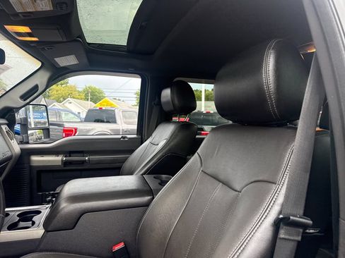 Used 2016 Ford F250 Lariat w/ Lariat Ultimate Package AWD/4WD image 26
