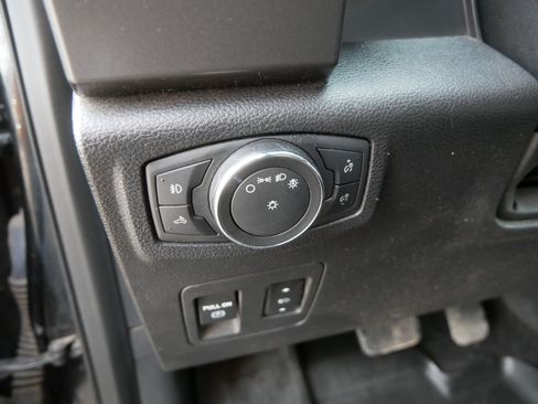 Used 2018 Ford F150 XLT w/ Equipment Group 302A Luxury image 24