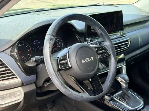 Used 2022 Kia Seltos S AWD/4WD image 12