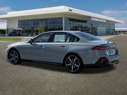 New 2026 BMW 530i xDrive w/ M Sport Package image 7