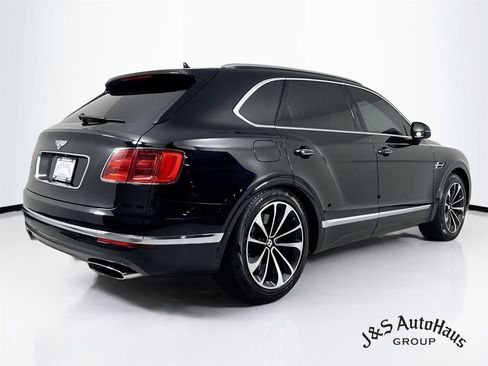 Used 2018 Bentley Bentayga AWD/4WD image 7