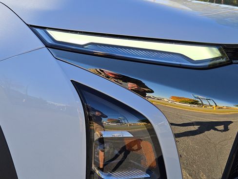 New 2026 Chevrolet Equinox ACTIV image 16