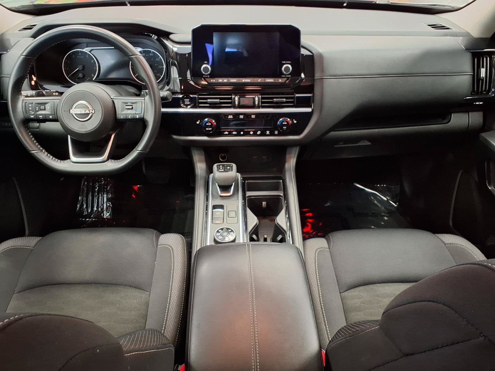 Used 2025 Nissan Pathfinder SV AWD/4WD image 16