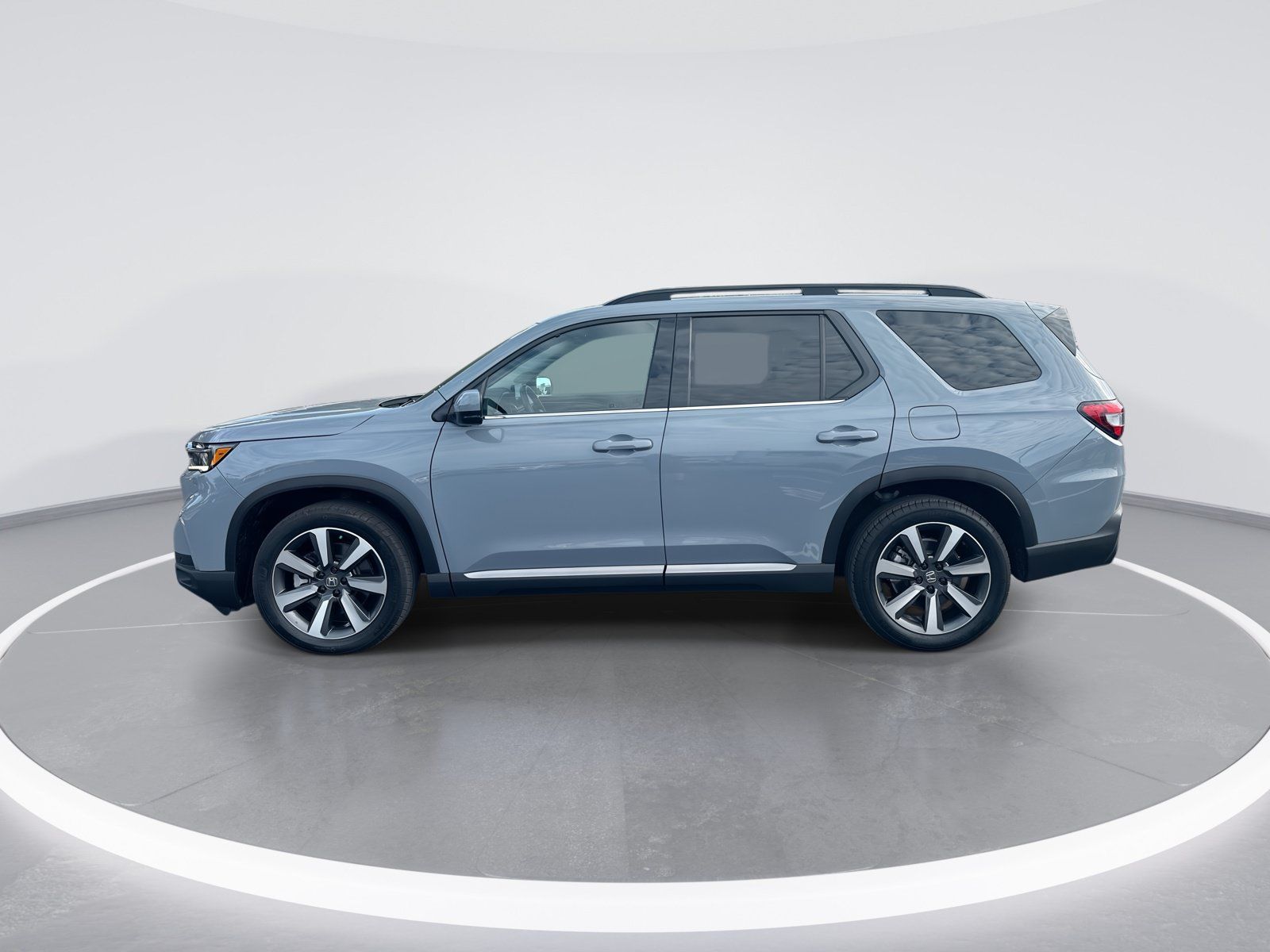 Used 2025 Honda Pilot Touring image 6