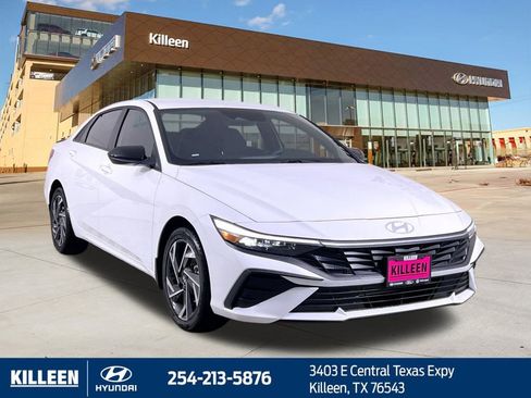 Used 2025 Hyundai Elantra Sport image 11