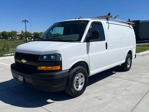Used 2021 Chevrolet Express 2500 RWD image 6
