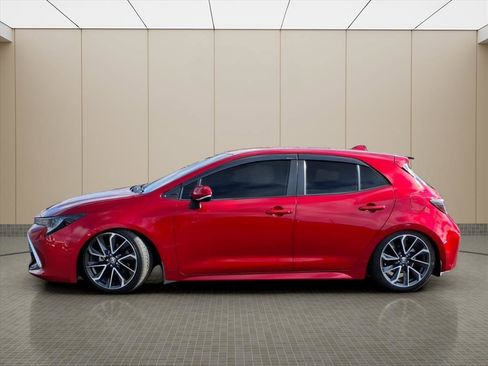 Used 2022 Toyota Corolla XSE image 3