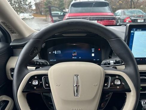 Used 2025 Lincoln Corsair AWD w/ Equipment Group 101A image 16