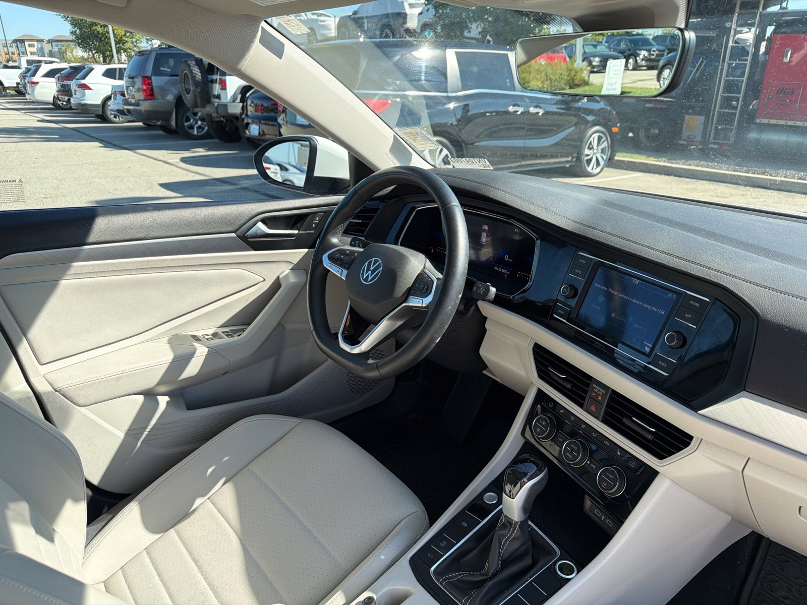 Used 2023 Volkswagen Jetta SE w/ Panoramic Sunroof Package FWD image 32