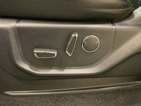 Used 2018 Ford F150 Lariat w/ Equipment Group 502A Luxury AWD/4WD image 33