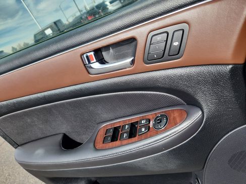 Used 2011 Hyundai Genesis 3.8 w/ Technology Pkg 4 image 16