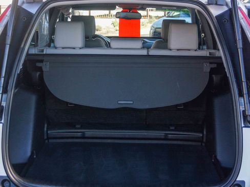 Used 2018 Honda CR-V Touring image 25