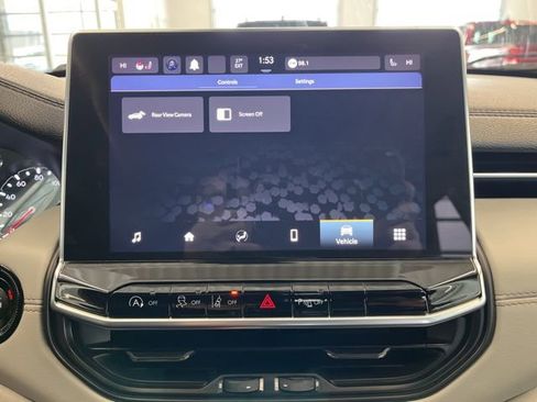 Used 2023 Jeep Compass Limited image 23