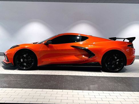 Used 2020 Chevrolet Corvette Stingray Preferred Cpe w/ 2LT Preferred Equipment Group image 2