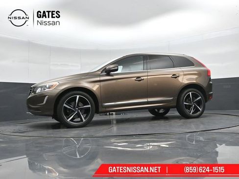 Used 2015 Volvo XC60 T5 w/ Proximity Package image 41