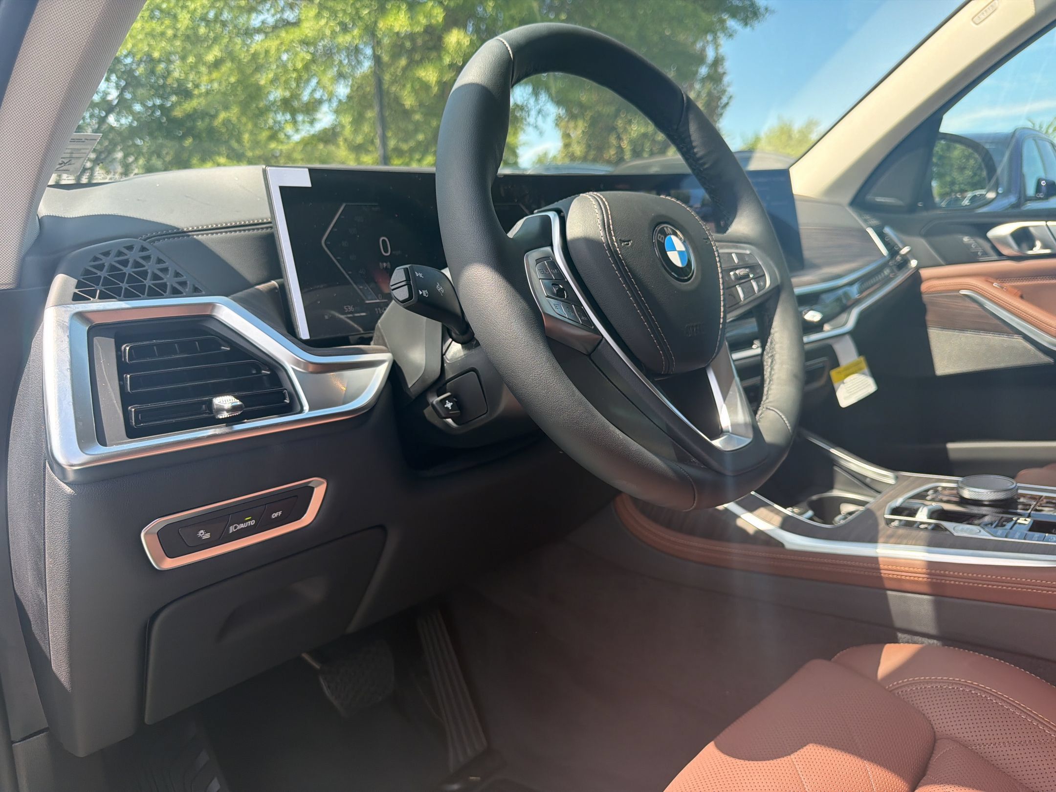 Used 2027 BMW X7 xDrive40i AWD/4WD image 4