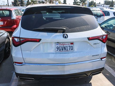 Used 2023 Acura MDX SH-AWD image 13