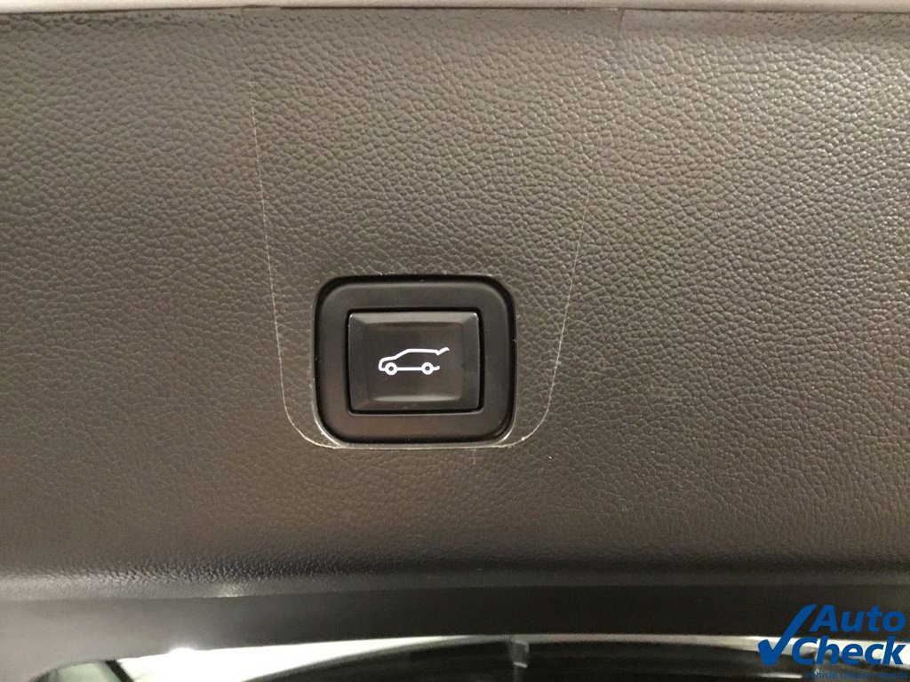 Used 2021 Chevrolet Traverse Premier w/ Redline Edition AWD/4WD image 17