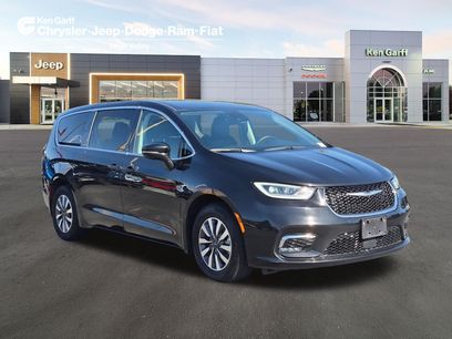 Certified 2024 Chrysler Pacifica Limited
