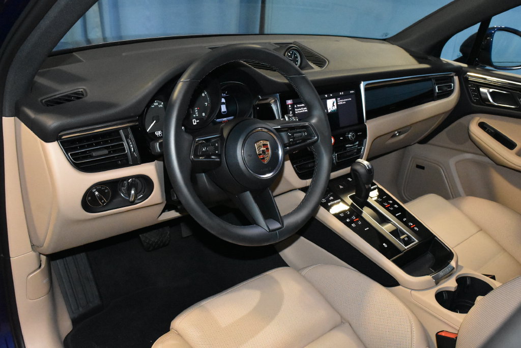 Used 2026 Porsche Macan AWD/4WD image 4