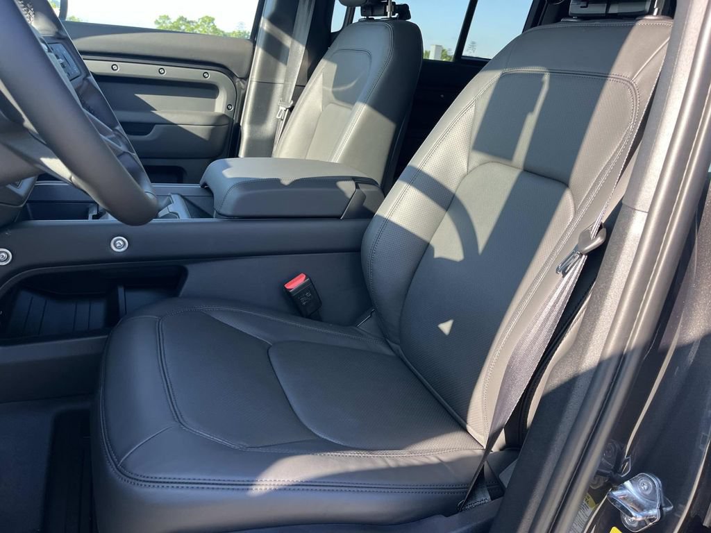 New 2026 Land Rover Defender 110 S AWD/4WD image 12