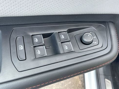 New 2025 Volkswagen Atlas Peak Edition SE image 40