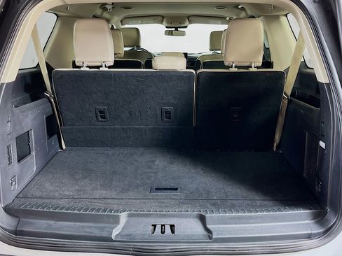 Used 2023 Ford Expedition Max XLT image 10