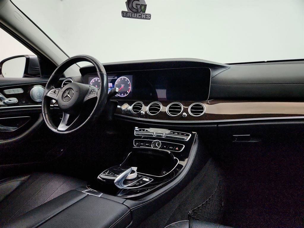 Used 2018 Mercedes-Benz E 400 4MATIC Wagon image 26