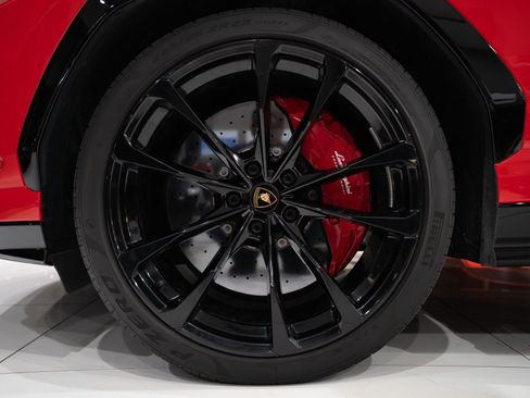 Used 2022 Lamborghini Urus AWD/4WD image 64