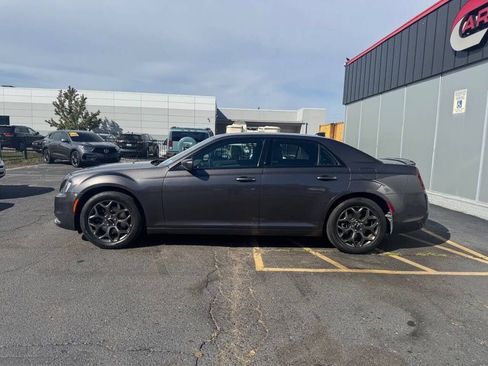 Used 2017 Chrysler 300 S image 4