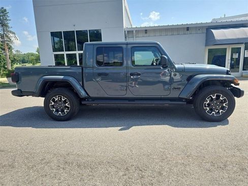 New 2025 Jeep Gladiator Sport w/ Premium Package image 3