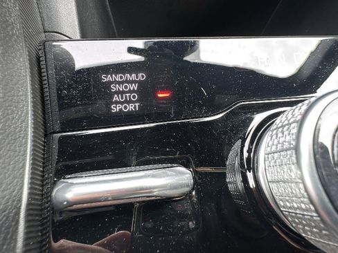 Used 2025 Jeep Grand Cherokee L Limited image 31