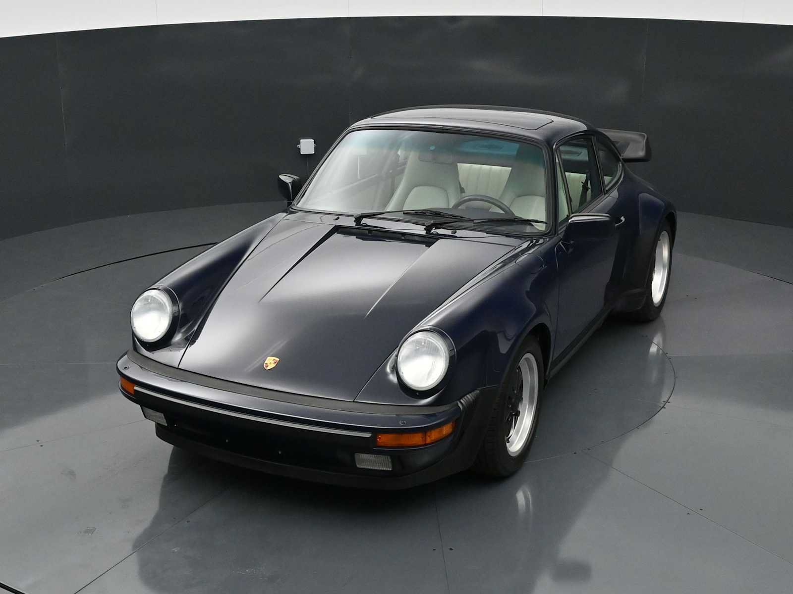 Used 1987 Porsche 911 Carrera RWD image 28