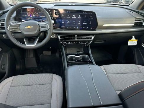 New 2026 Chevrolet Traverse LT w/ Sun and Wheel Package image 8
